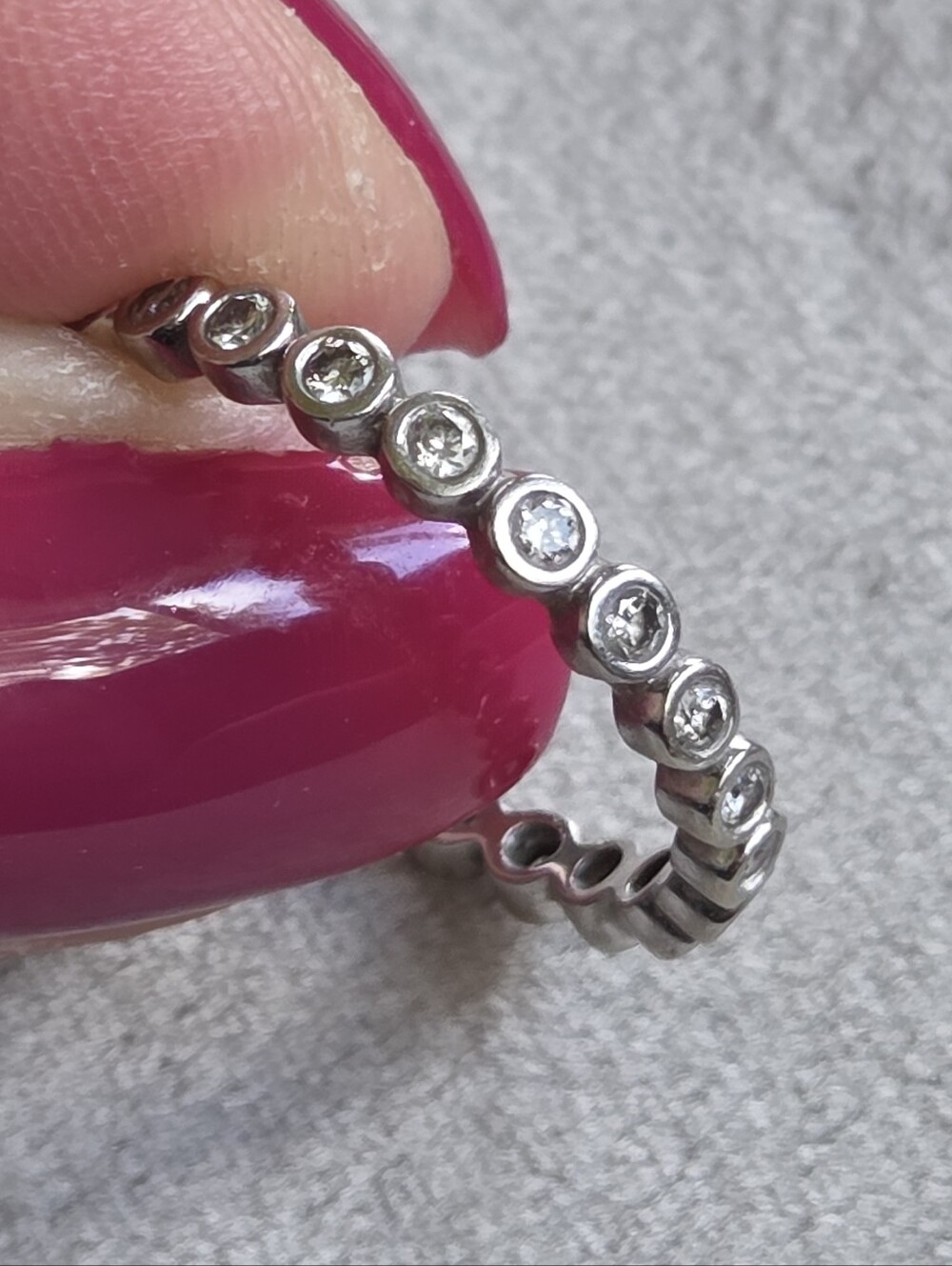 14k Bezel Set Diamond Eternity Band Size 7.25 - Like NEW- 💙 Unisex